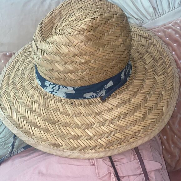 Bluewater Beach Straw Hat with Drawstring! - Picture 10 of 12